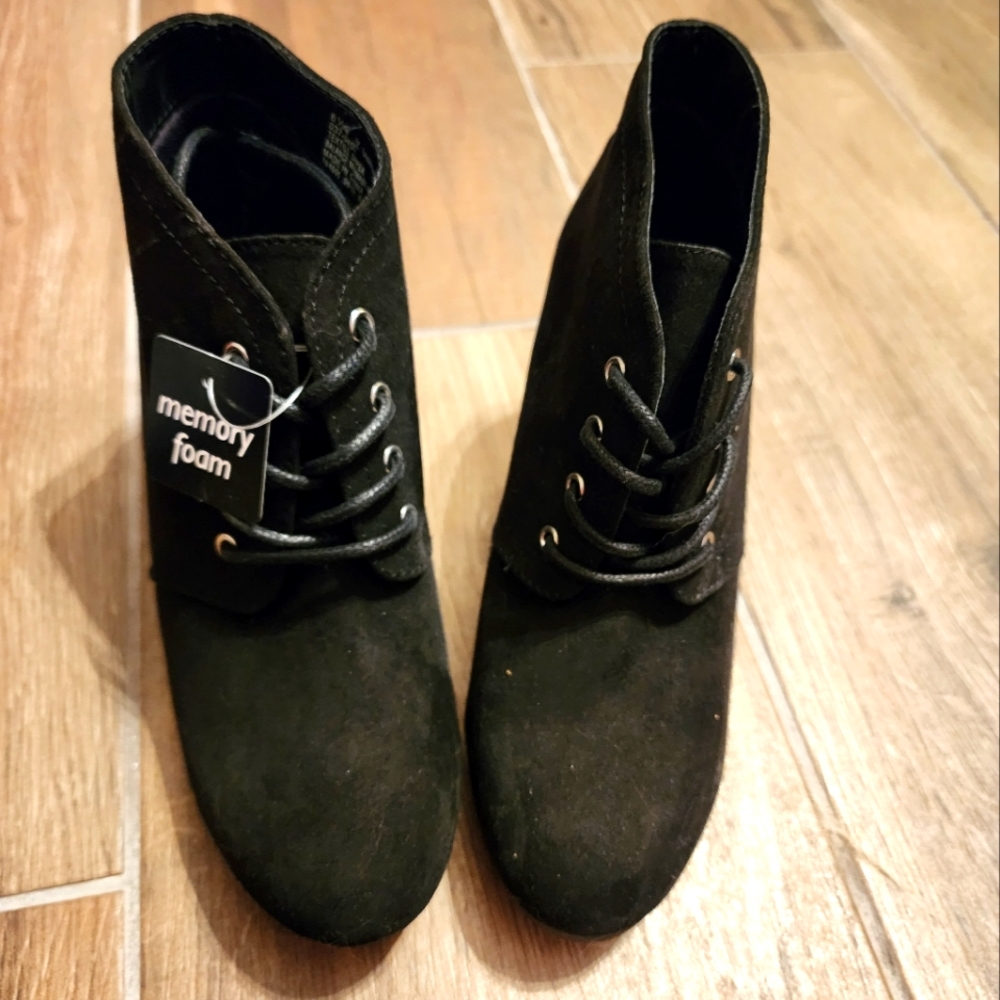 NEW! Arizona Wedge Booties - Size 6.5